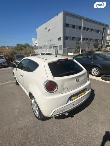 אלפא רומיאו מיטו