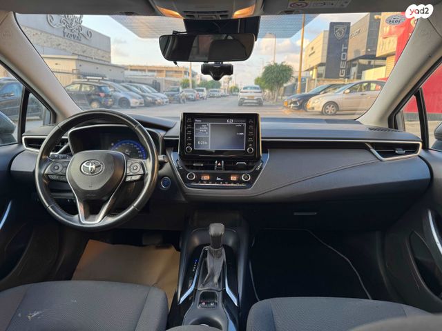 טויוטה קורולה