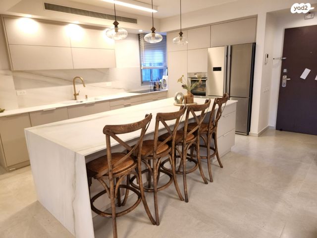 דירת גן, הרב ישעיהו משורר 25, הדר גנים, פתח תקווה