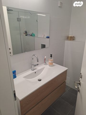 דירת גן, גרשום 11, נווה רם, שיכון מזרחי, רמת גן