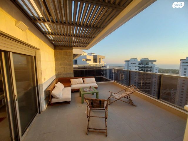 גג/ פנטהאוז, הגל 6, החותרים, טירת כרמל