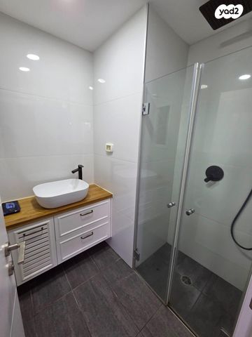 דירה, אוסישקין 18, הצפון הישן - צפון, תל אביב יפו