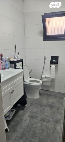 דו משפחתי, ירושלים, טבריה