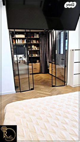 דירת גן, העירית, צמח השדה, מעלה אדומים