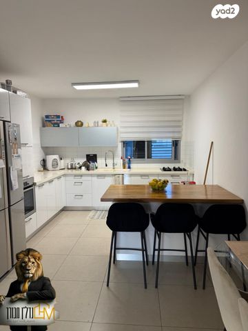 דירה, הרב צבאן 70, קרית מנחם בגין, נתיבות