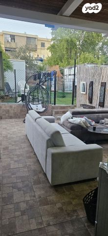 דו משפחתי, ז'בוטינסקי, טבריה