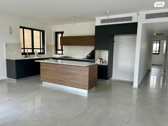 דירה, המכבים, המכבים, גבעת זאב