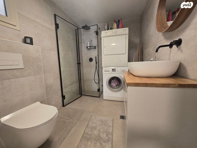 דירת גן, אבני החושן, אבני החושן, מעלה אדומים