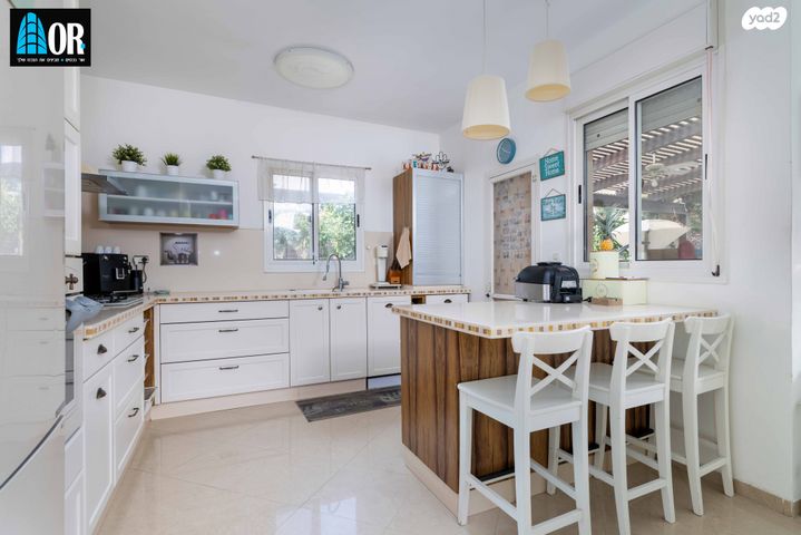 דו משפחתי, יגאל מוסינזון, רשפים, גדרה