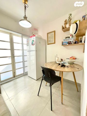 חשמונאים 235