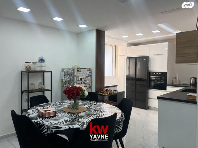 דירה, הדרור, נאות בן גוריון, יבנה