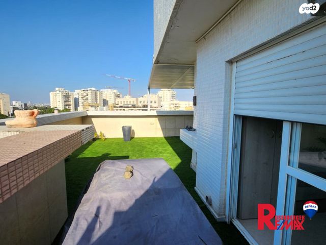 גג/ פנטהאוז, ברקן 4, תל גיבורים, חולון