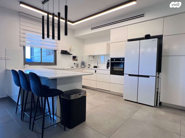 דירה, חנה רובינא, יפה נוף, כפר יונה