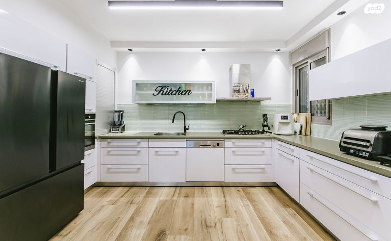 דירת גן, רפאל איתן, הדר המושבות החדשה / אם המושבות החדשה, פתח תקווה