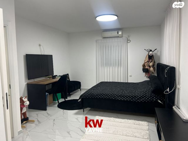 דירה, הדרור, נאות בן גוריון, יבנה