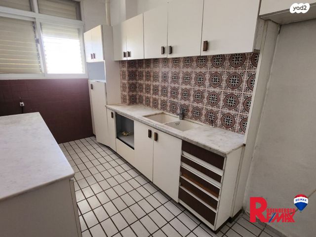 דירה, בית וגן, לב העיר, בת ים