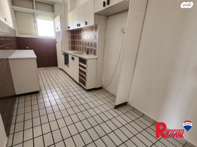 דירה, בית וגן, לב העיר, בת ים