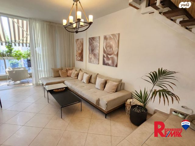 גג/ פנטהאוז, צבי הירשפלד 18, רמז, מערב ותיק, ראשון לציון