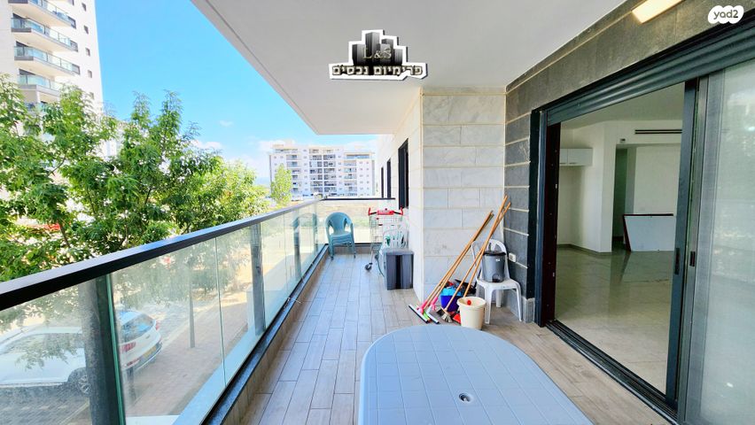 דירה, אריק שרון, נהריה