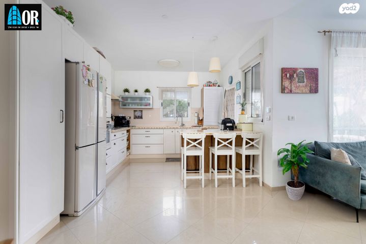 דו משפחתי, יגאל מוסינזון, רשפים, גדרה