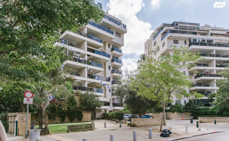 דירת גן, רפאל איתן, הדר המושבות החדשה / אם המושבות החדשה, פתח תקווה