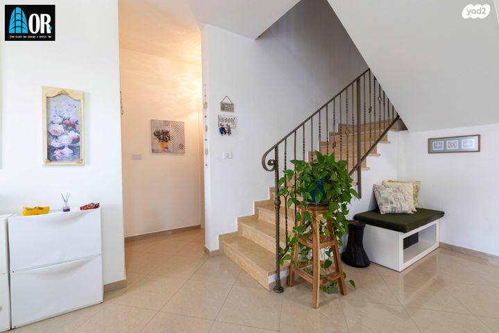 דו משפחתי, יגאל מוסינזון, רשפים, גדרה