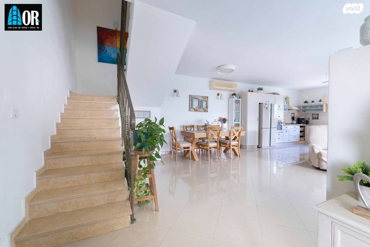 דו משפחתי, יגאל מוסינזון, רשפים, גדרה