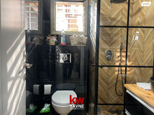 דירה, הדרור, נאות בן גוריון, יבנה