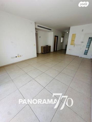 דירה, שביל חודשי השנה, נווה הדרים, אשקלון