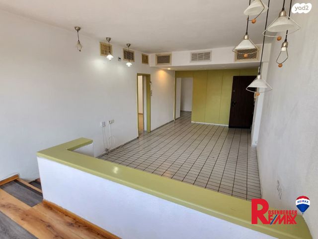 דירה, בית וגן, לב העיר, בת ים