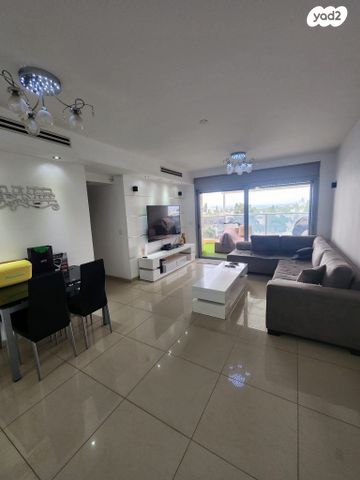 דירה, משה צדקה 5, נווה מאיר, רמלה