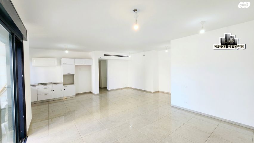 דירה, אריק שרון, נהריה