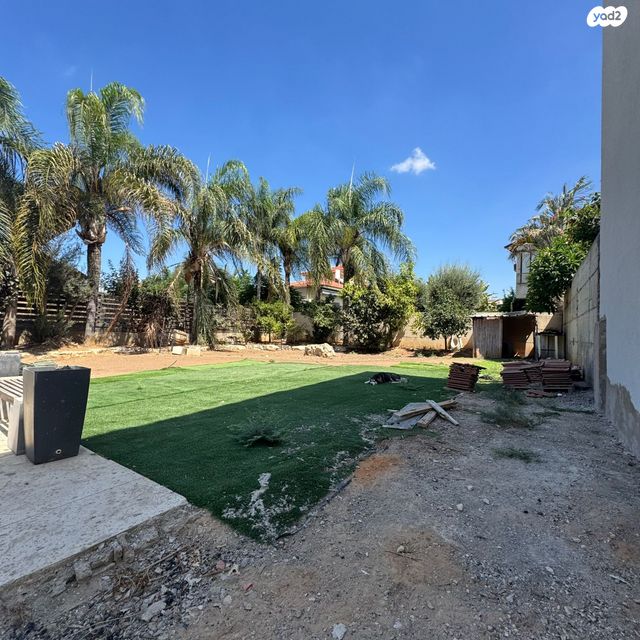 מגרשים, השפלה, המייסדים, קרית מלאכי