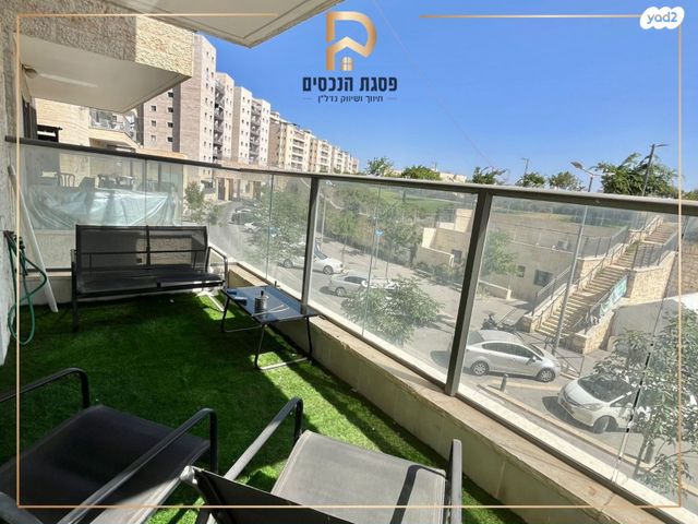 פרופ' יום טוב עסיס 