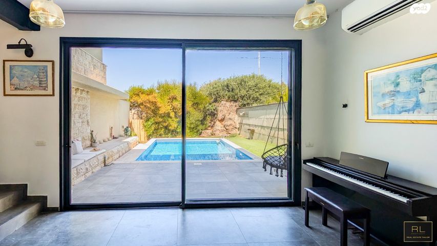 דו משפחתי, יפה נוף, יפה נוף, עתלית