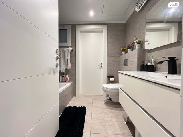 דירה, חנה רובינא, יפה נוף, כפר יונה