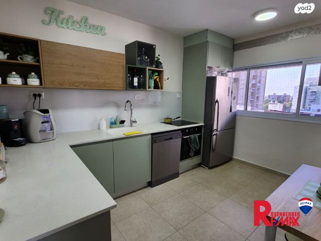 גג/ פנטהאוז, ברקן 4, תל גיבורים, חולון