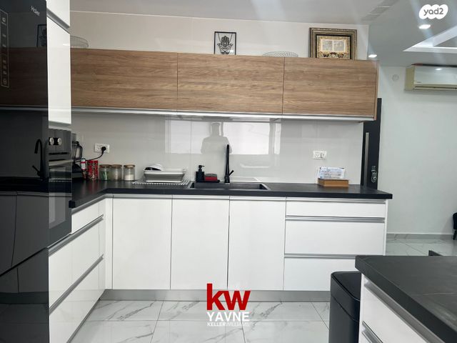 דירה, הדרור, נאות בן גוריון, יבנה