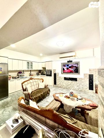 דו משפחתי, סעדיה גאון, העיר העתיקה - מזרח, רמלה