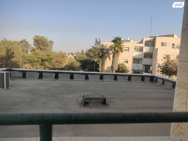 דירה, אלון שבות