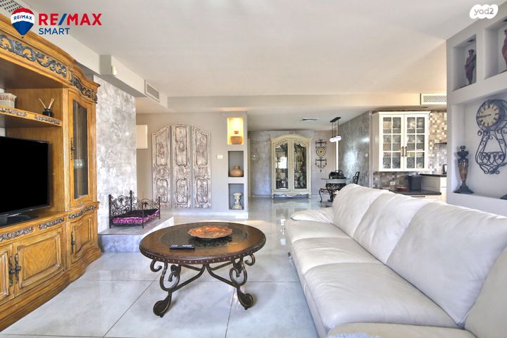 גג/ פנטהאוז, מרכז העיר, קרית אתא