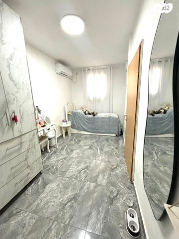 דו משפחתי, סעדיה גאון, העיר העתיקה - מזרח, רמלה