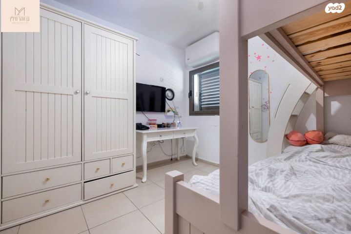 דירה, אהוד מנור, חתני פרס ישראל, באר יעקב