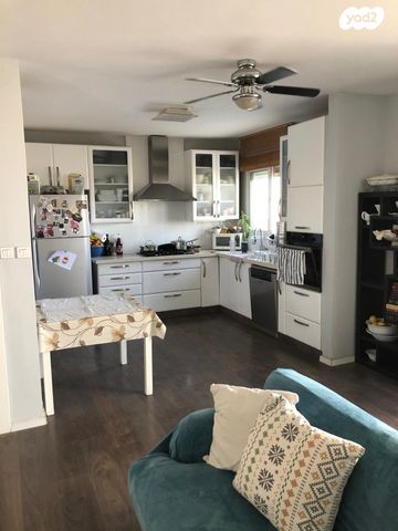 דירת גן, הצור, נופי סלע, מעלה אדומים