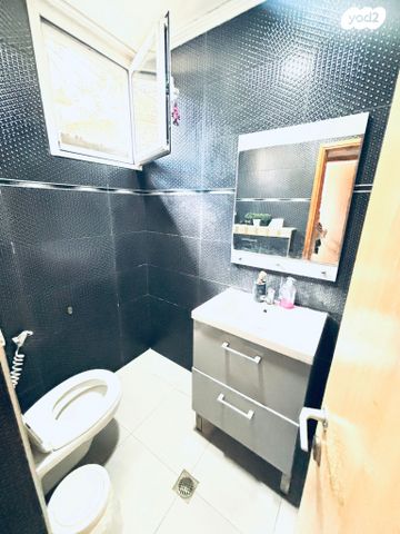 דו משפחתי, סעדיה גאון, העיר העתיקה - מזרח, רמלה