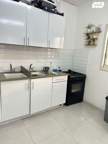 דירה, בארי, הפועל המזרחי ג', שיכון ג', בני ברק