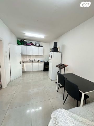 דירה, בארי, הפועל המזרחי ג', שיכון ג', בני ברק