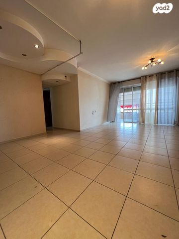 דירה, העצמאות 26, רובע הקריה, הסיטי, אשדוד