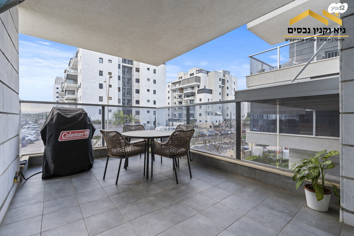 דירה, שדרות הרצל, נאות שמיר, יבנה