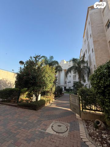 דירה, נחום גולדמן, רמות הרכס, באר שבע